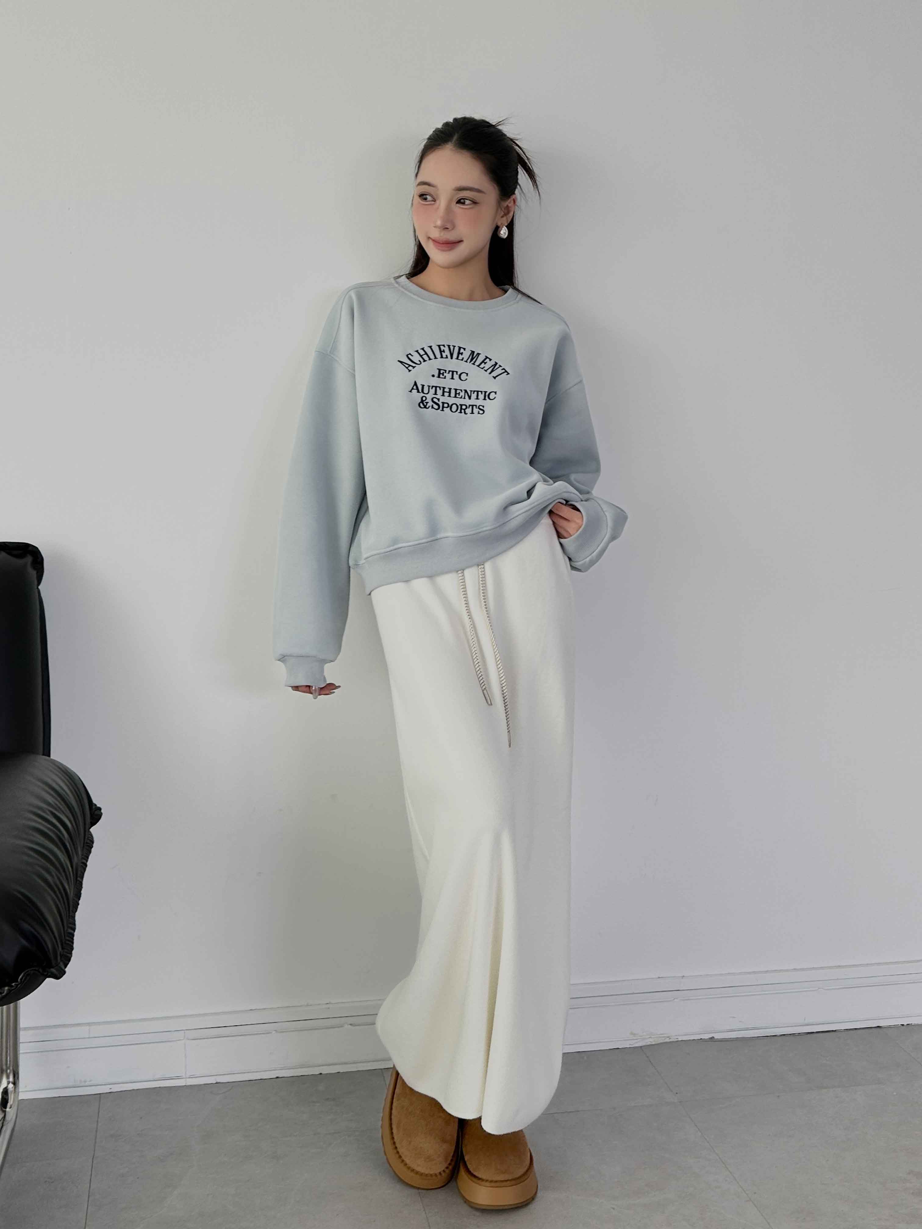 寶寶絨字母大學T