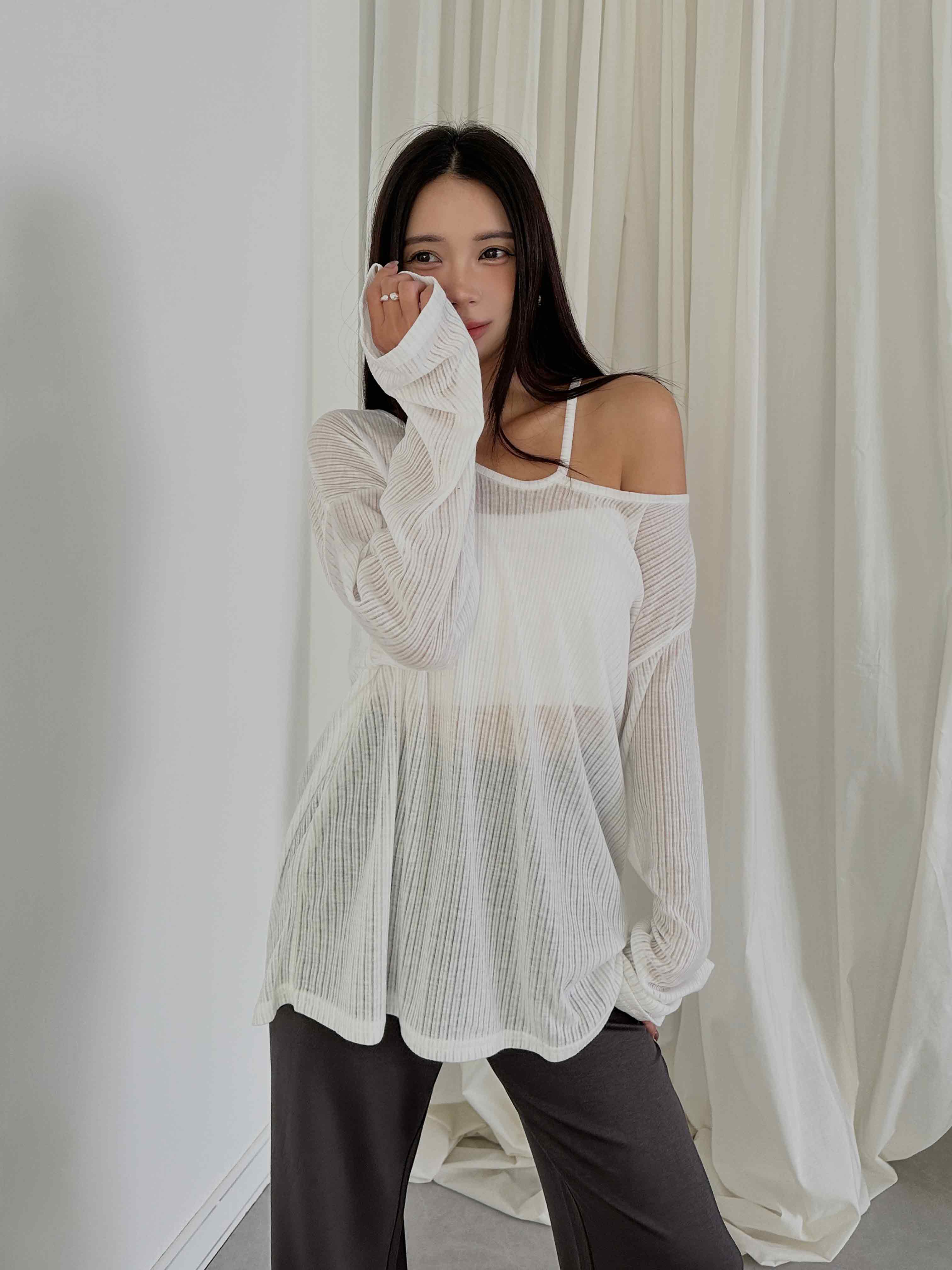 條紋透膚露肩上衣