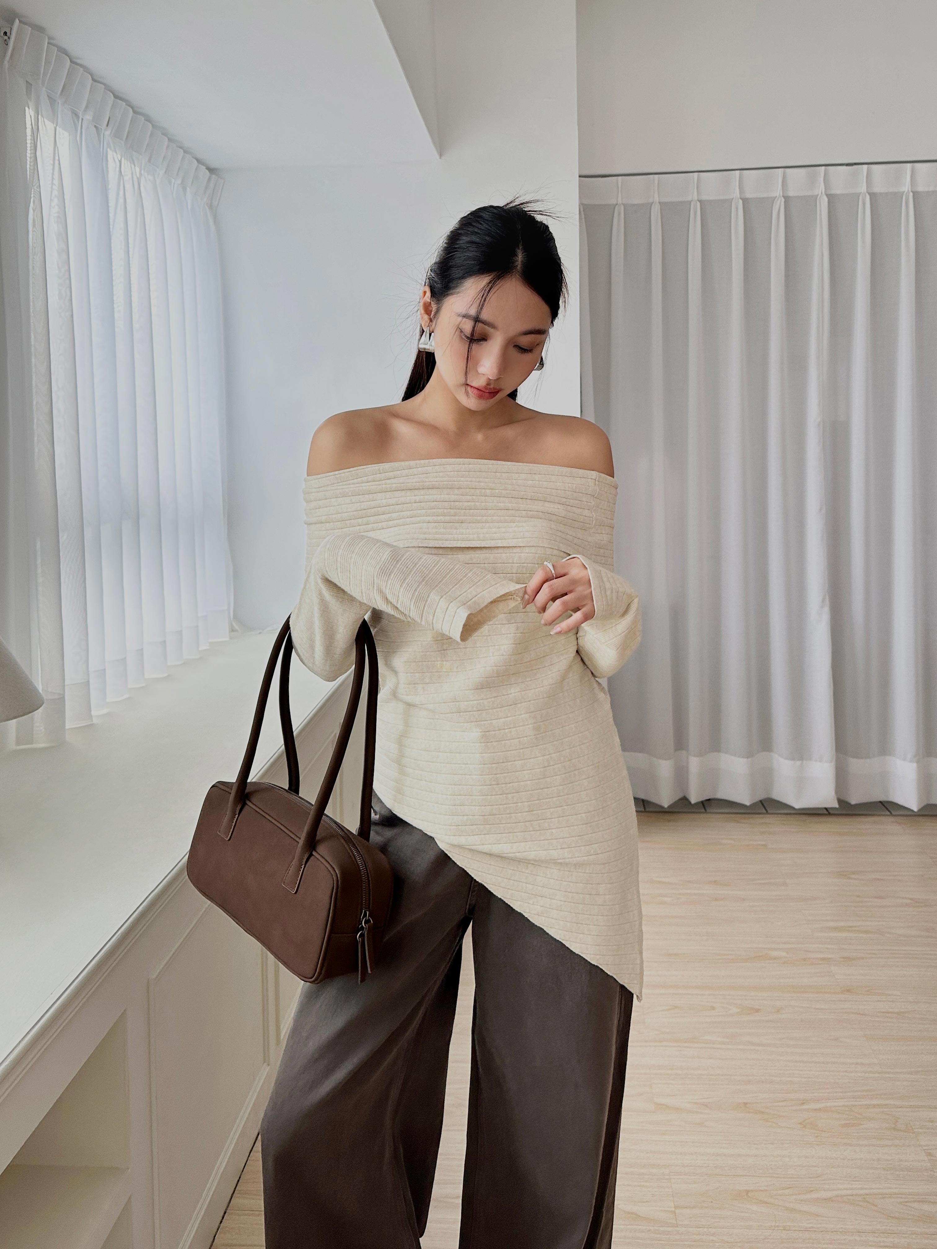 坑條簡約一字領上衣