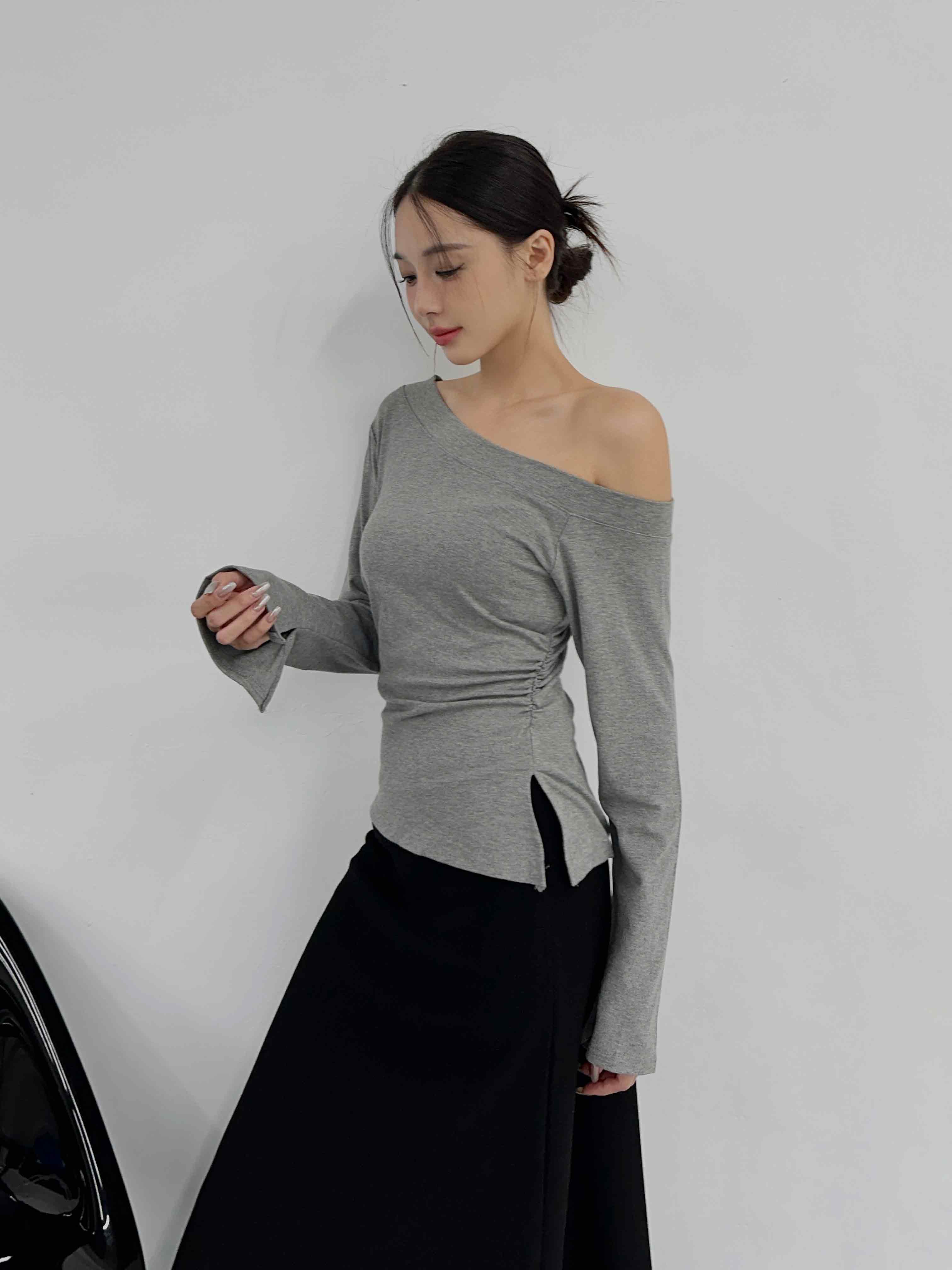 側抓皺剪裁斜肩上衣