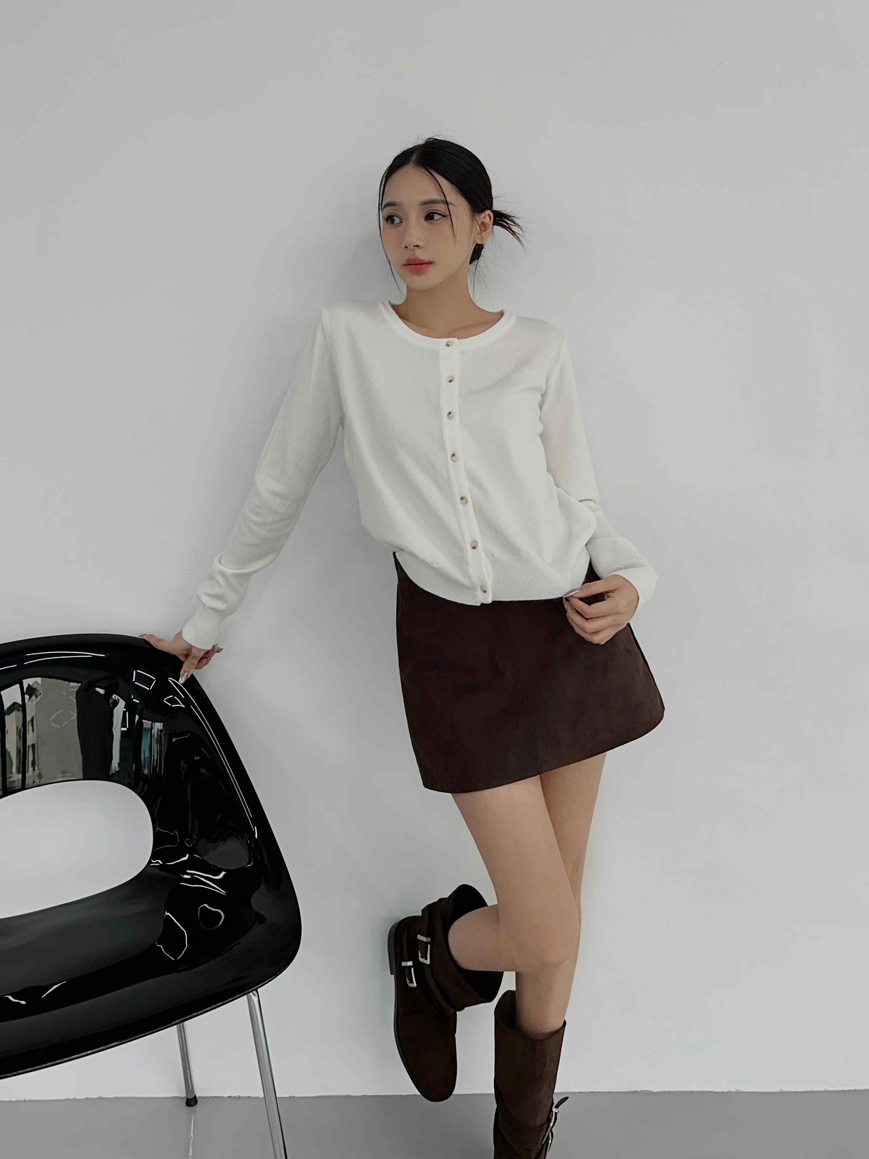 柔彈排釦針織衫