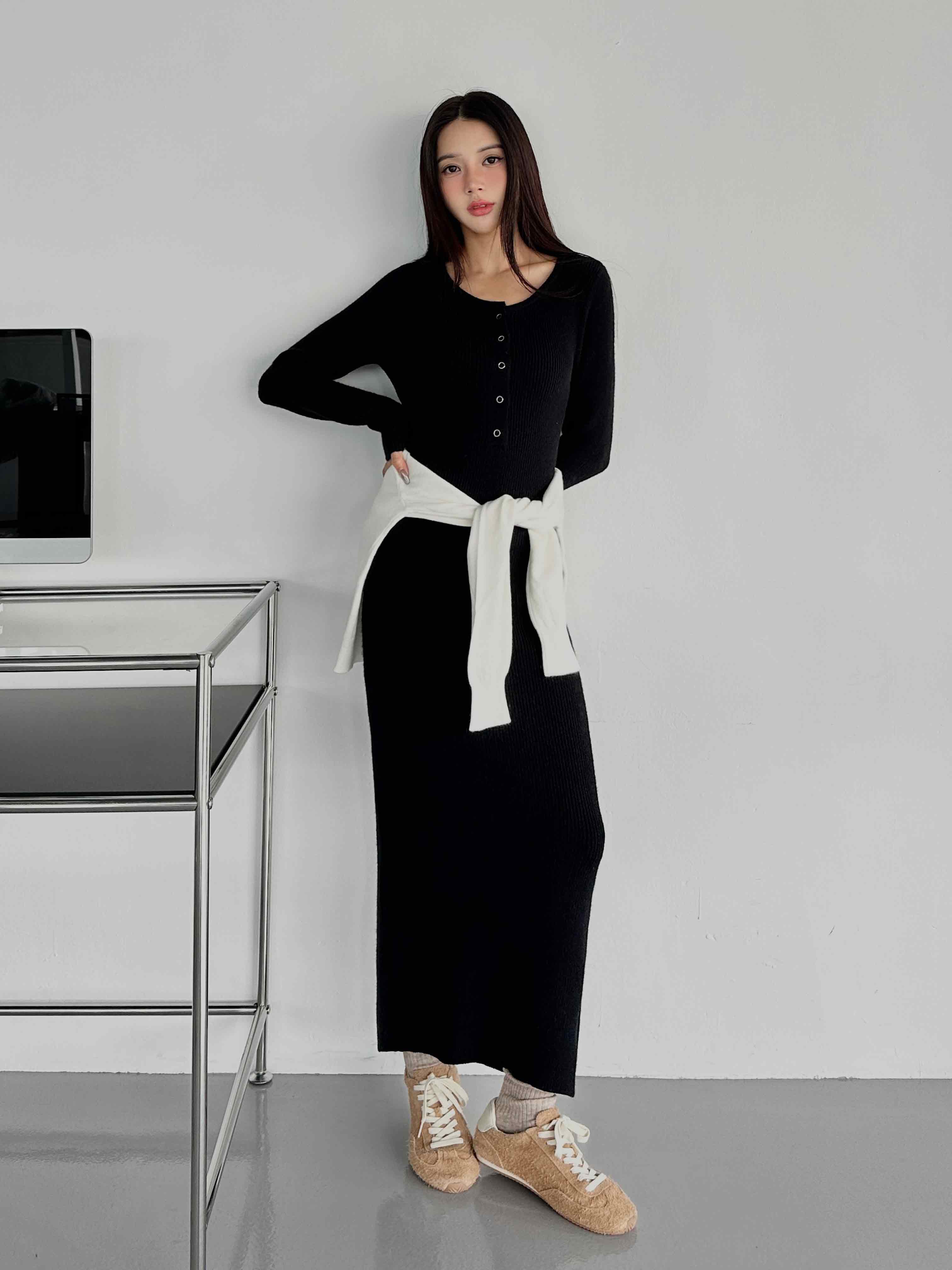 圓領排釦針織洋裝