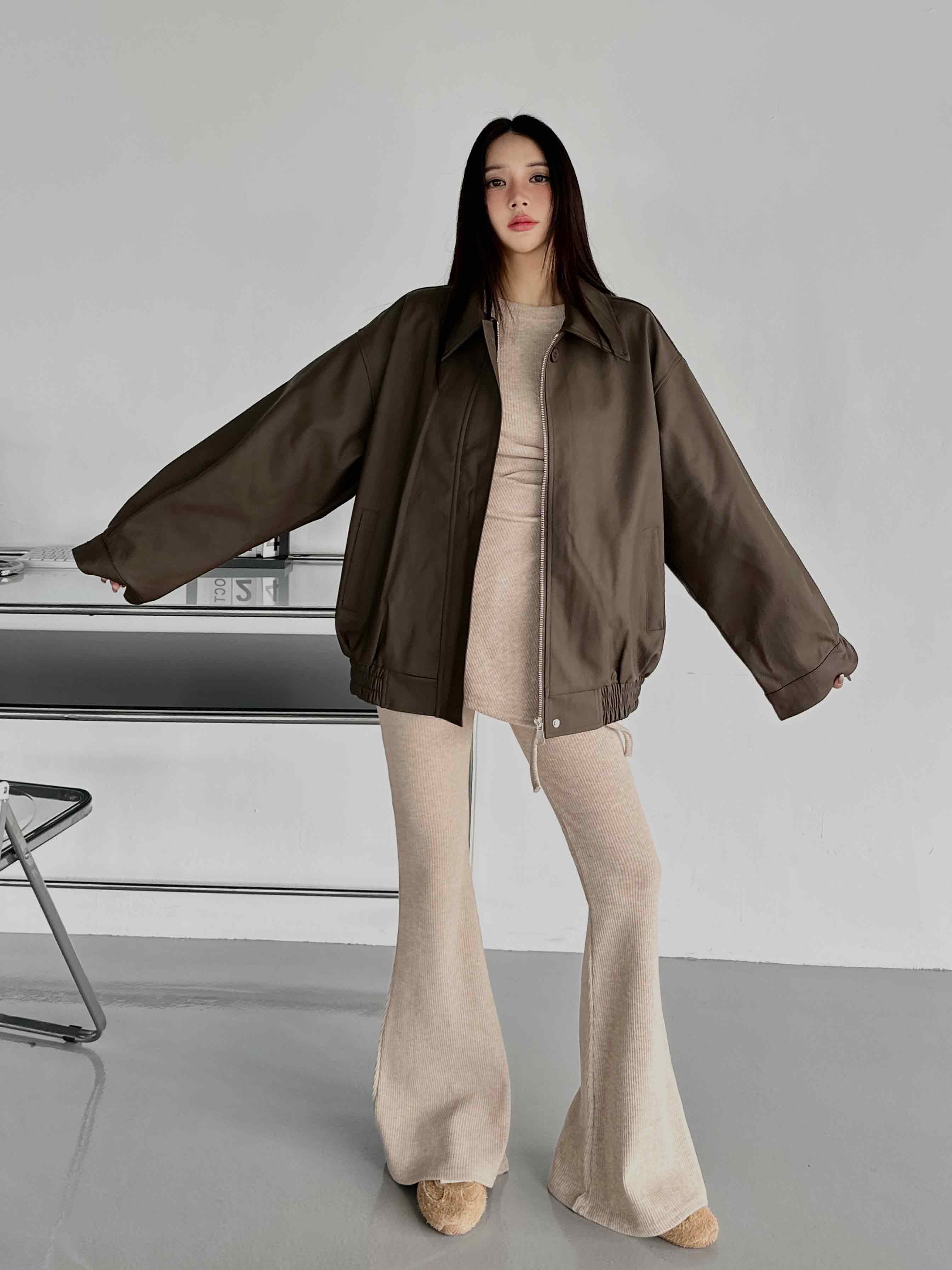 (預購1/28到貨)霧感翻領皮革外套