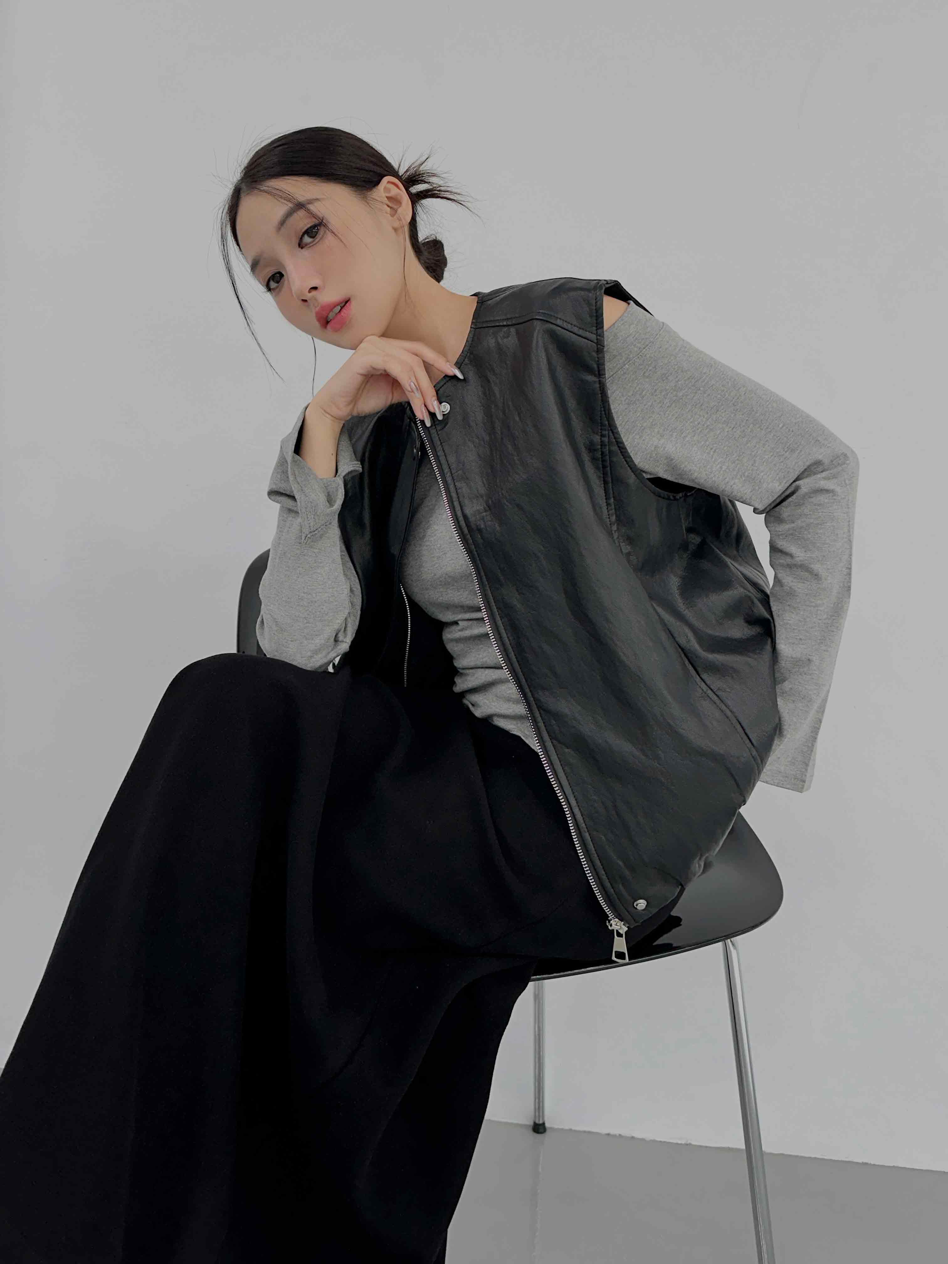 率性剪裁皮革背心