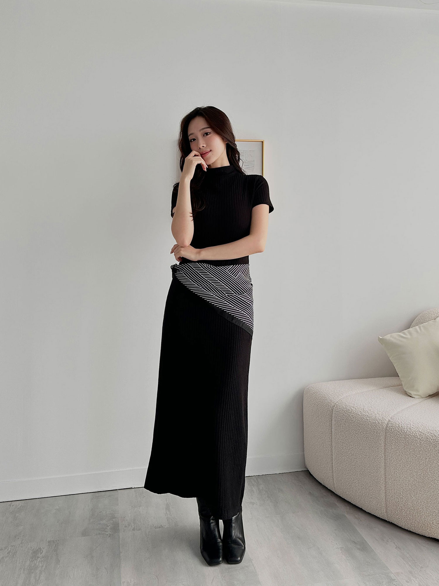 柔彈坑條連身裙