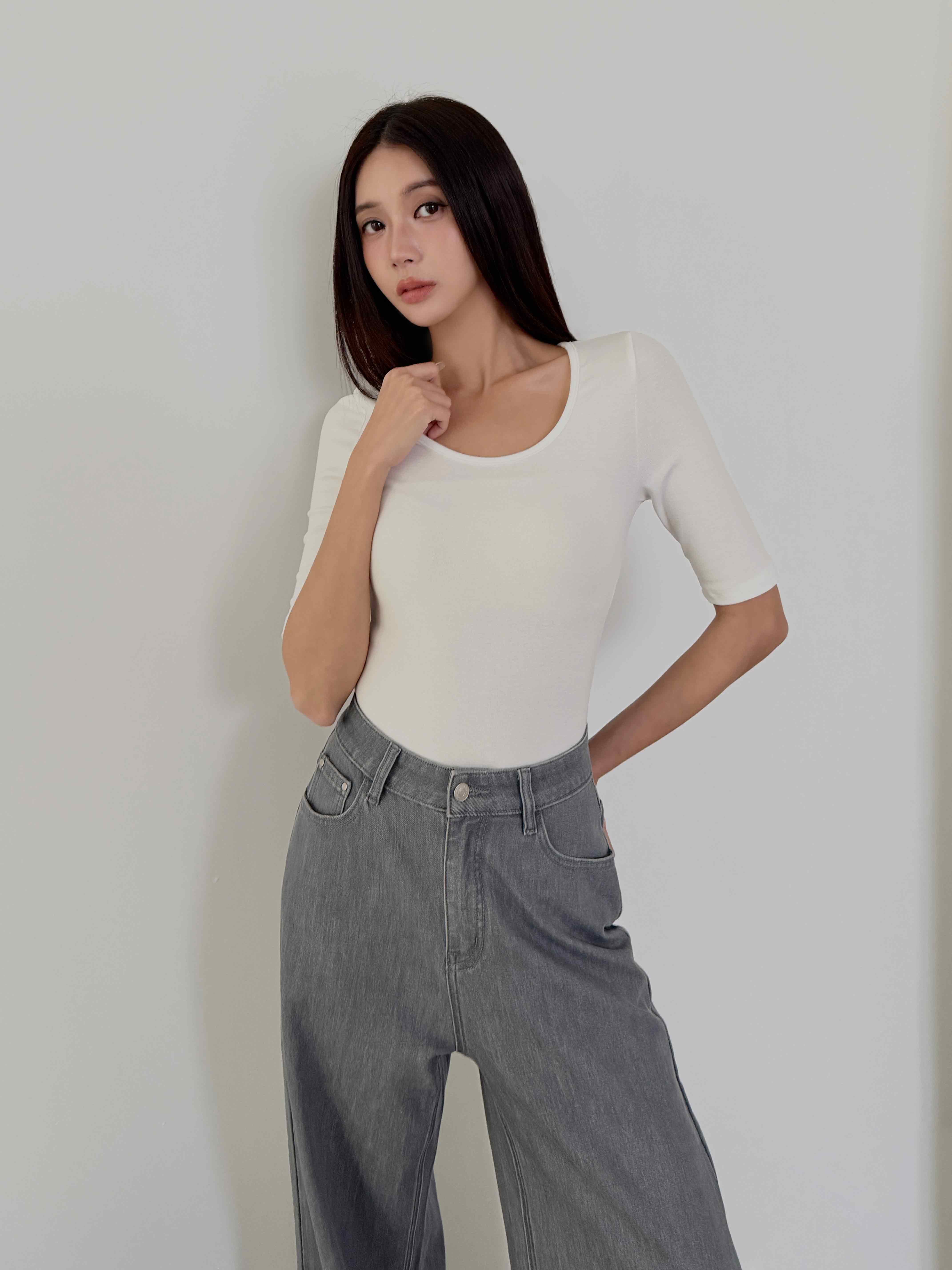 柔彈大U圓領五分袖上衣