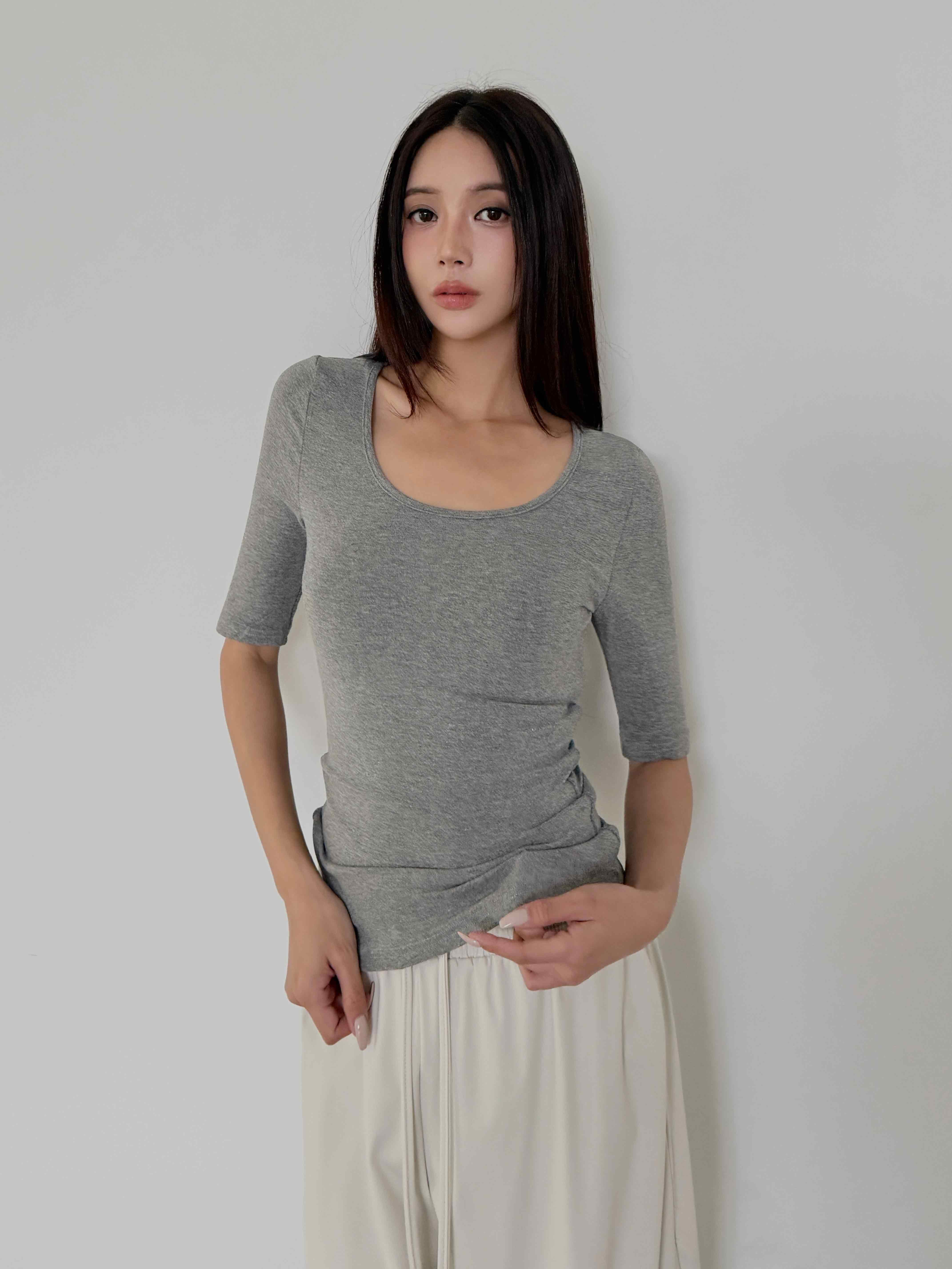 柔彈大U圓領五分袖上衣