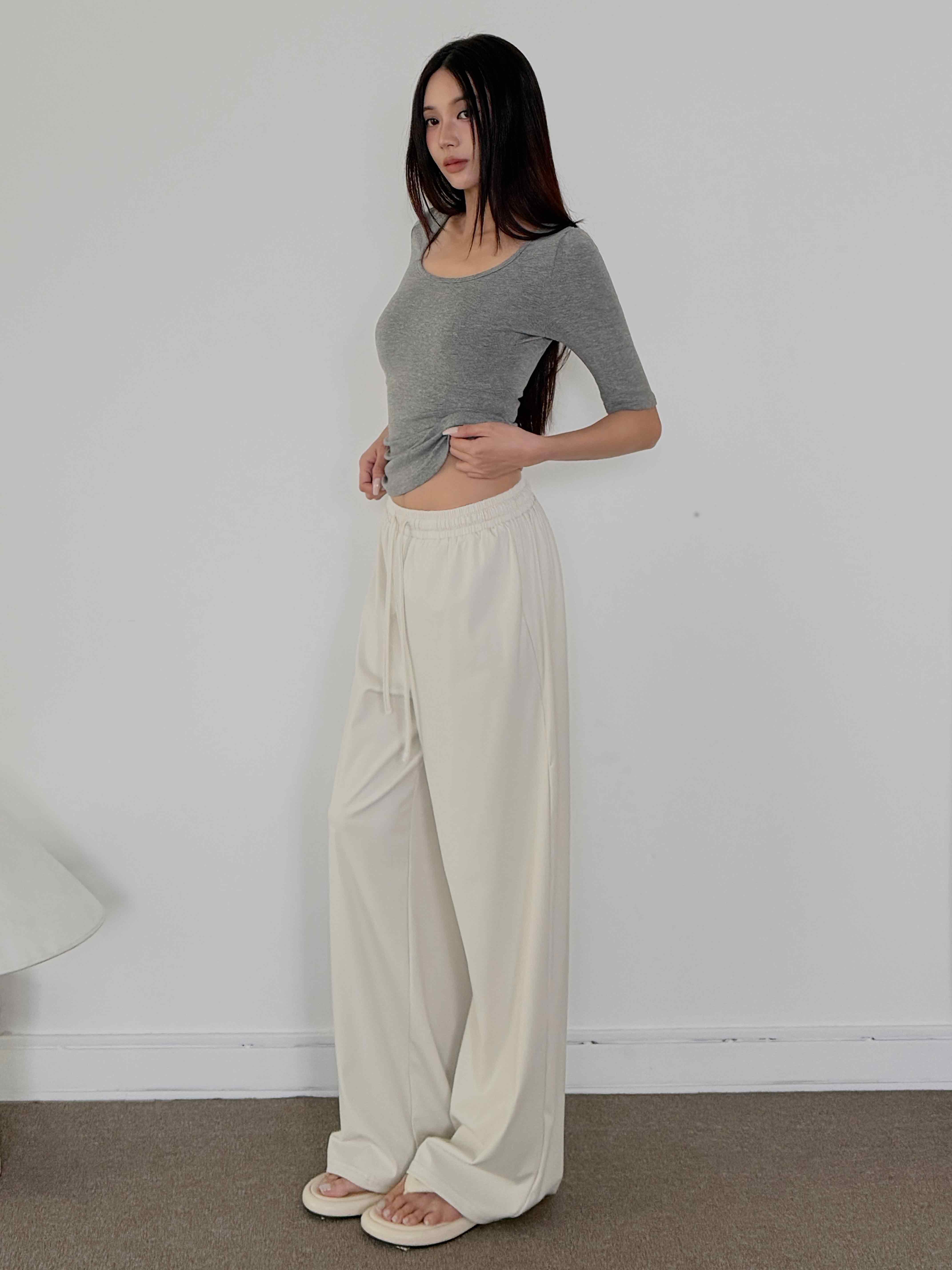 柔彈大U圓領五分袖上衣