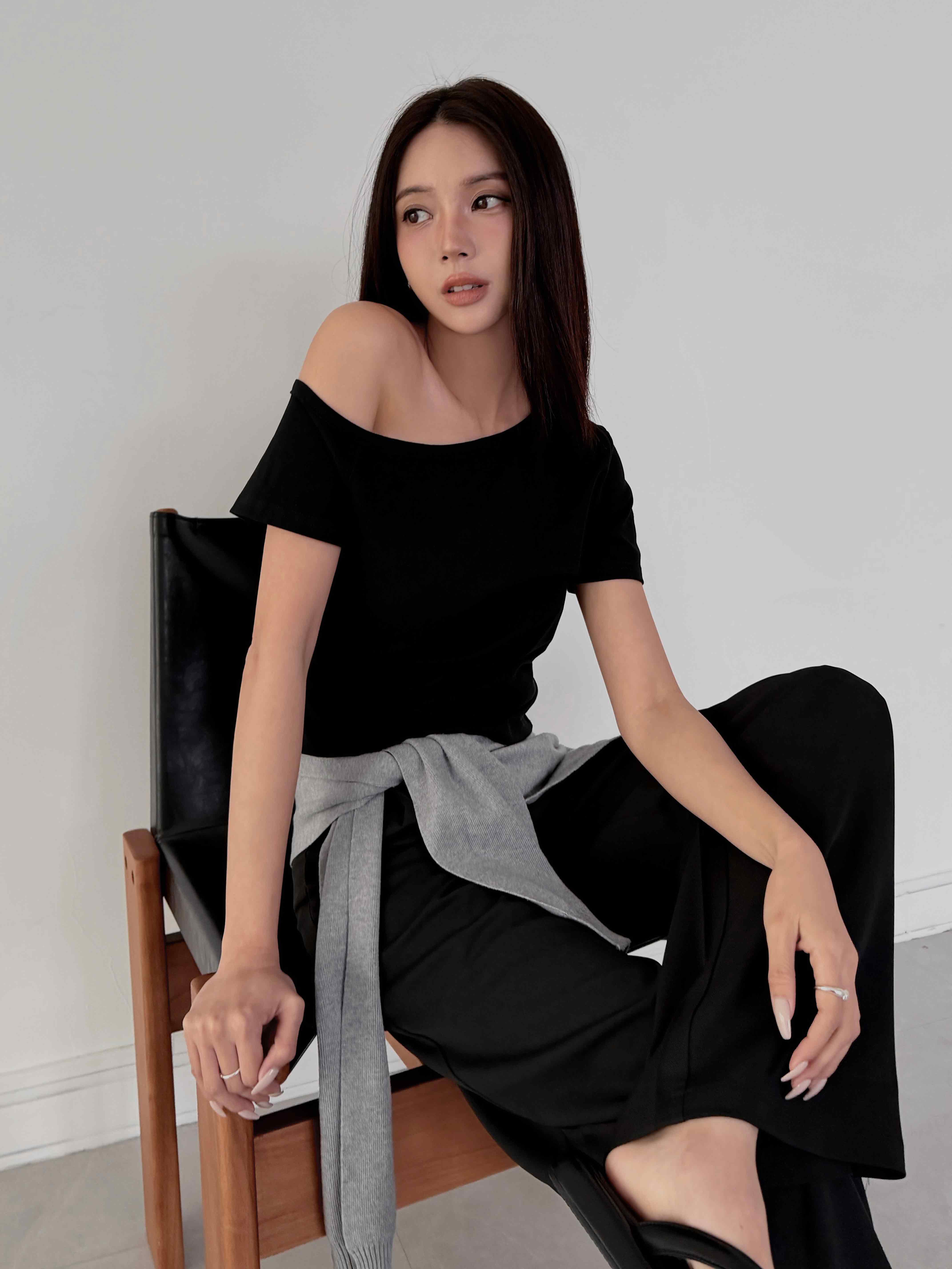 精梳棉斜肩側抓皺上衣