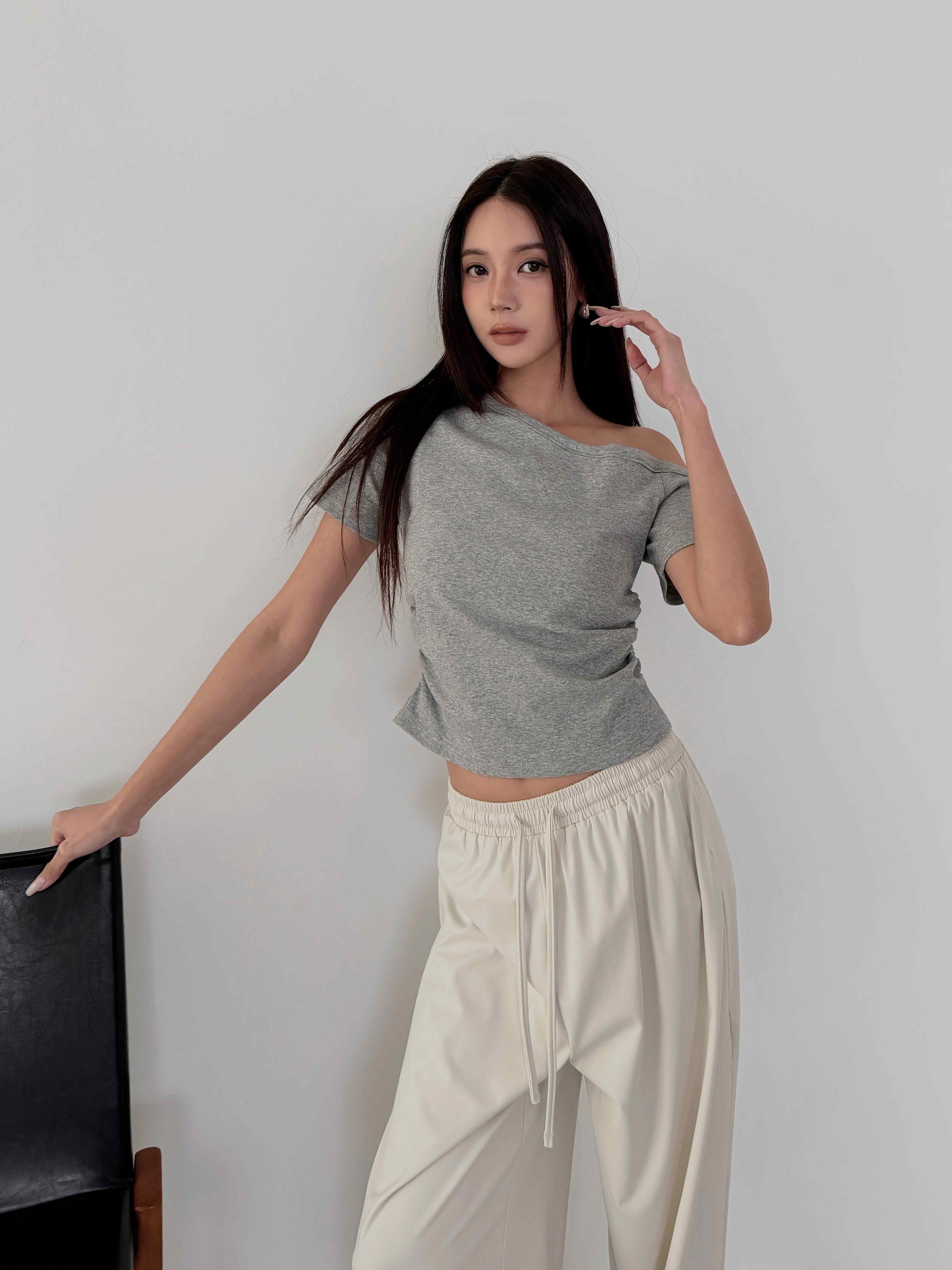 精梳棉斜肩側抓皺上衣
